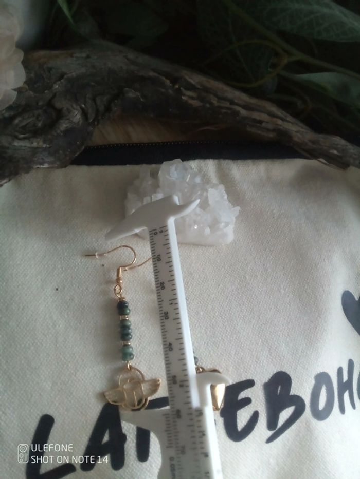 Boucles d'oreilles bohèmes asymétriques coeur Scarabée pierres de turquoise africaine - photo numéro 2