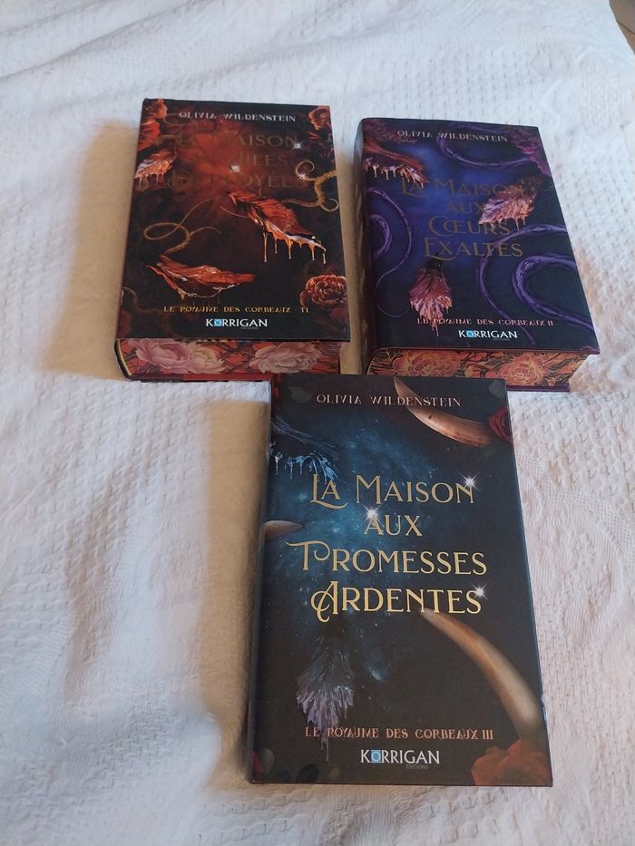 Romans Le Royaume des Corbeaux tomes 1 à 3 Reliés Collectors Olivia Wilderstein Korrigan - photo numéro 3