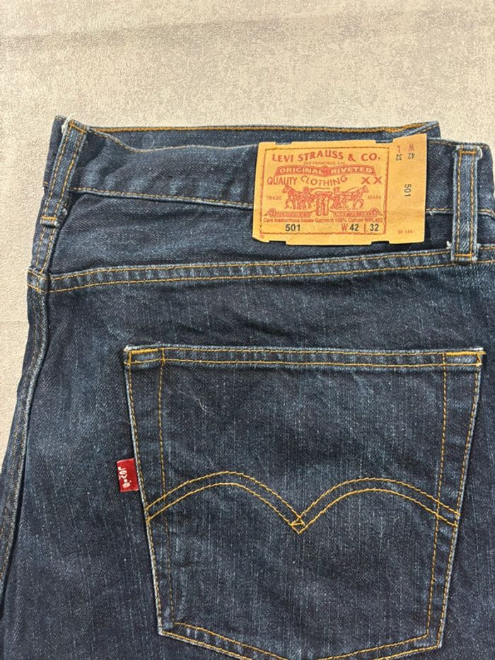 Jean Levi’s 501 W42 L 32 =Taille 52 - photo numéro 2