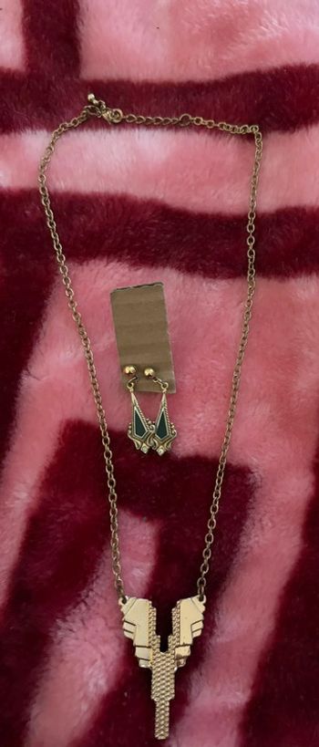 Ensemble collier boucles d’oreilles