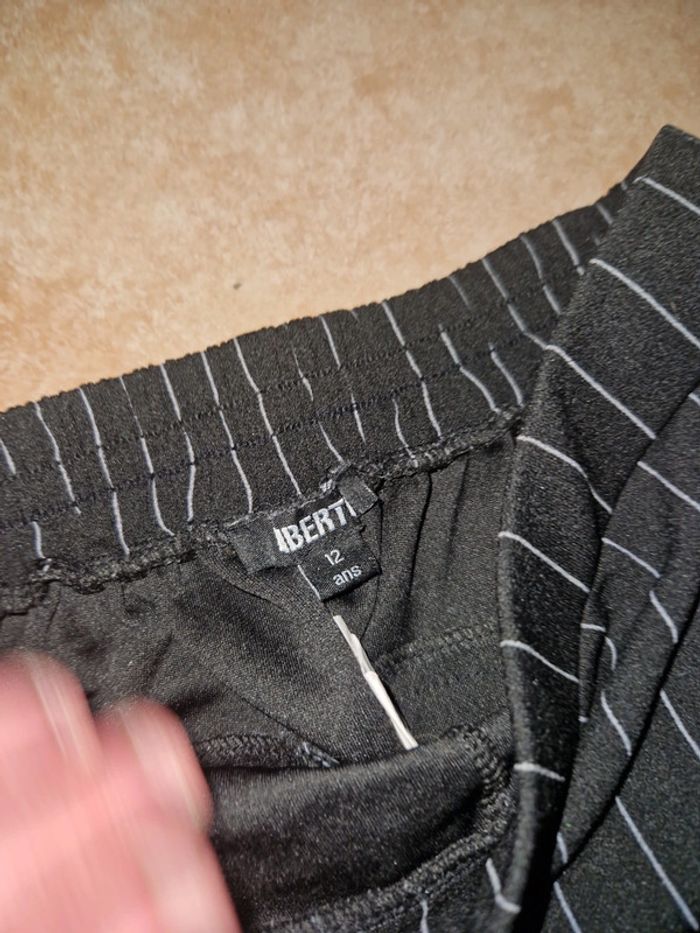 Pantalon noir rayé - photo numéro 4