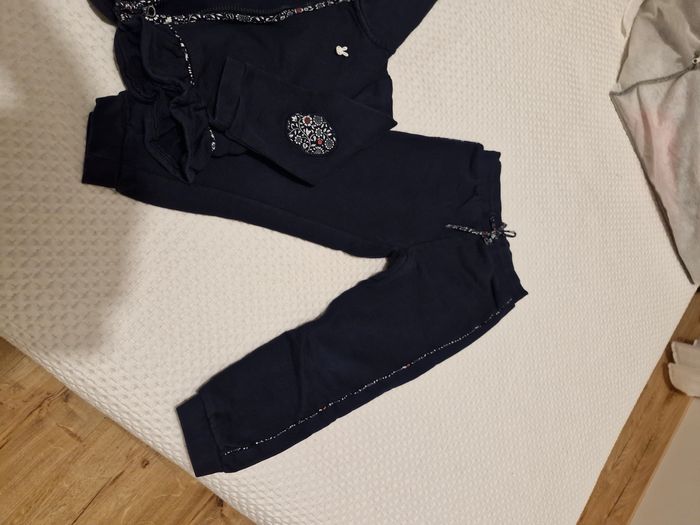 Jogging et tee shirt - photo numéro 3