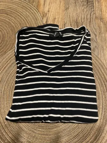 T-shirt manche longue col V taille S