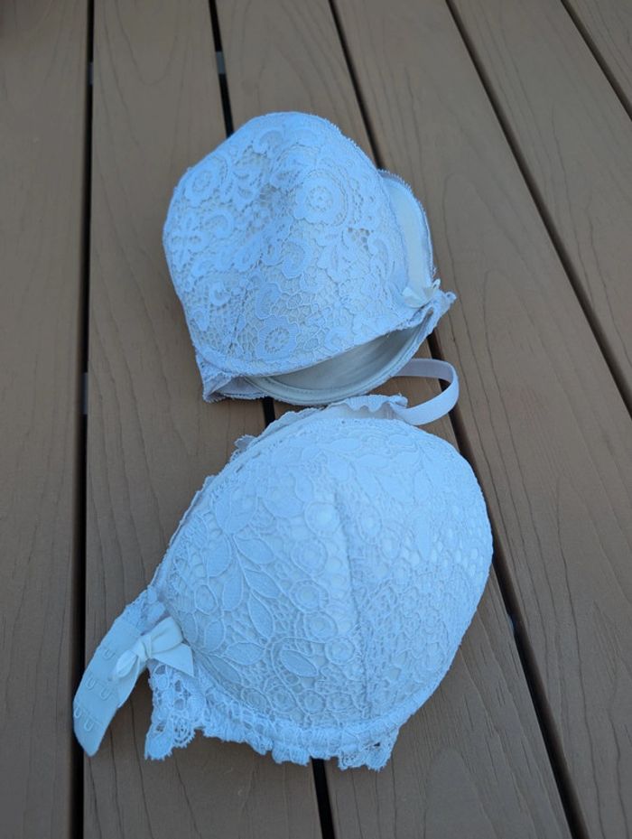 Lot soutient gorge 90 C blanc dentelle push up