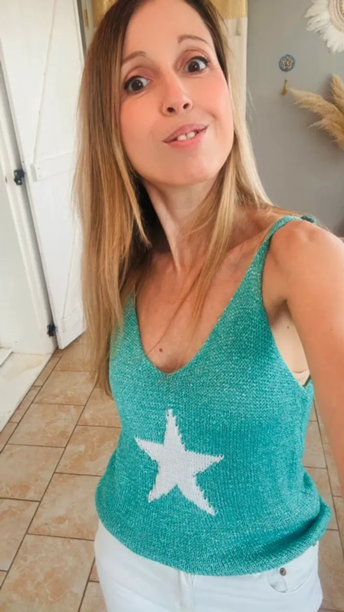 Débardeur bleu turquoise irisé avec étoile blanche - photo numéro 3