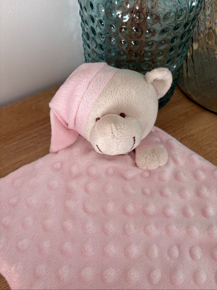 Doudou ours bonnet rose très bon état - photo numéro 2