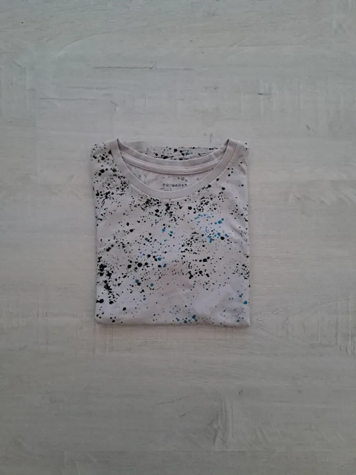 T-shirt Primark - 7/8 ans - taille 128cm - tacheté coloré - photo numéro 2