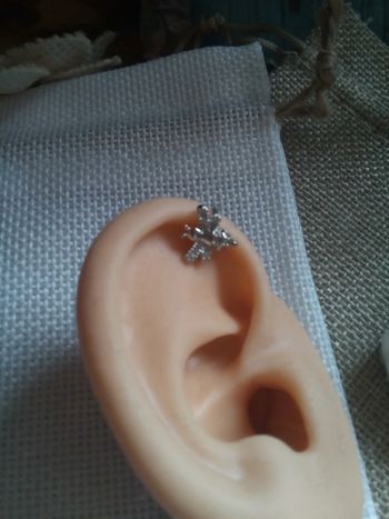 Clip oreille abeille argenté