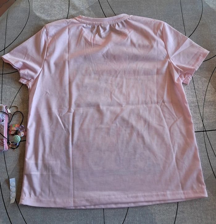 Tee-shirt NEUF pour fille taille 11 ans - photo numéro 5