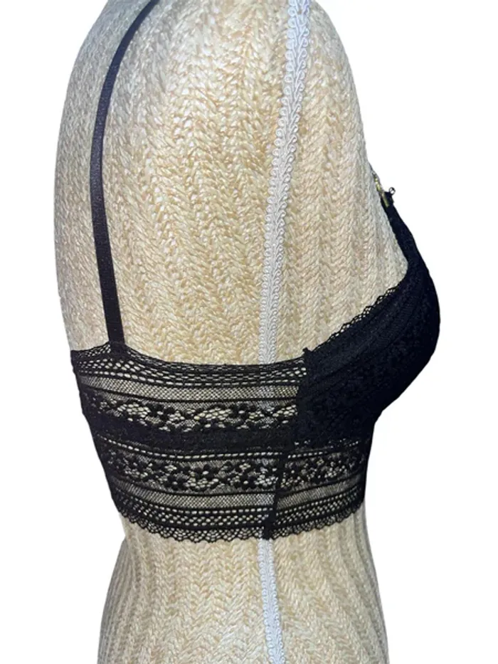 Brassière Bixtra en dentelle noire avec strass Taille S/M Neuf - photo numéro 2