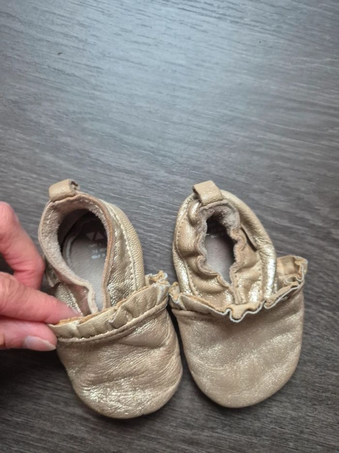 Magnifiques chaussons dorés TAO 3-6 mois - photo numéro 5