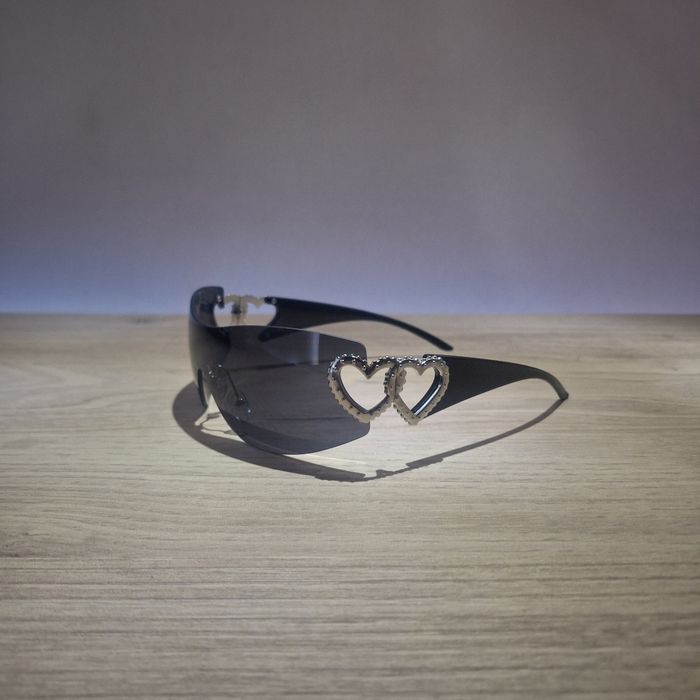 Lunettes de Soleil Coeur Doré - Y2K Vintage 90s-2000s - Unisexe Sunglasses - Verres Teintés  Noirs - photo numéro 2