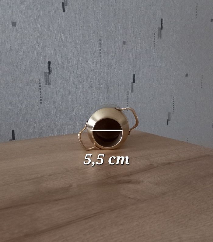 Pot à lait ancien en laiton massif. - photo numéro 9