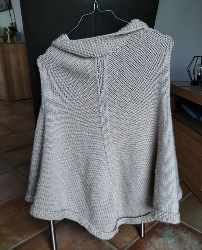 Poncho en laine 12 ans - photo numéro 2