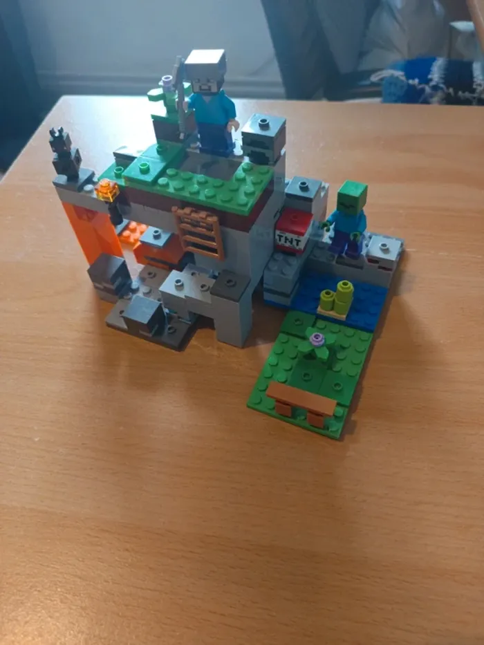 Lego Minecraft la grotte zombies - photo numéro 7