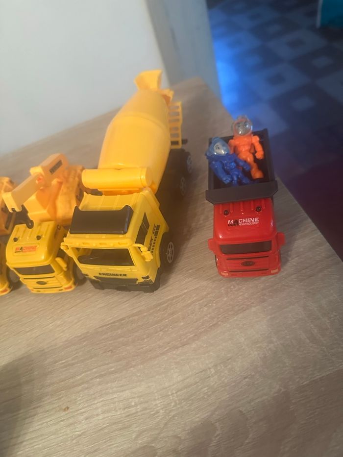 Lot voiture + voiture télécommandé - photo numéro 3