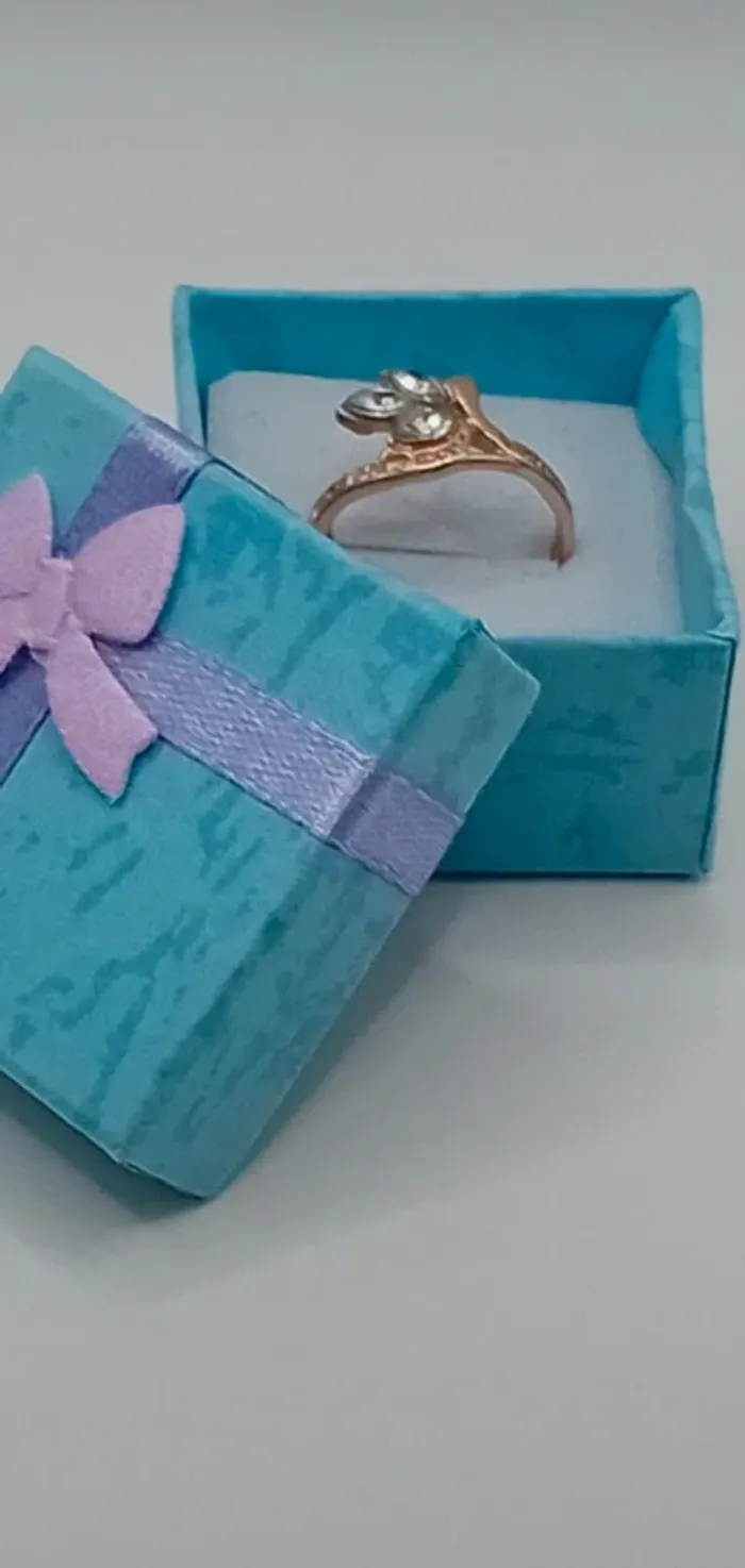 Superbe bague taille 58 en titane couleur or - photo numéro 2