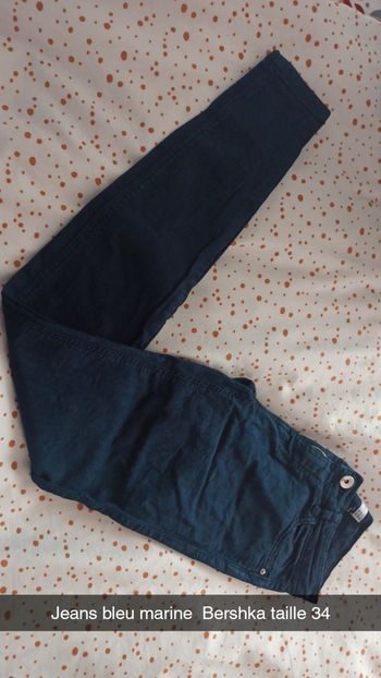 Jean bleu marine marque Bershka taille 34