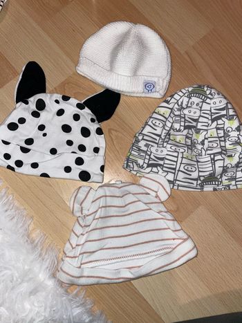 Lots de 4 bonnets