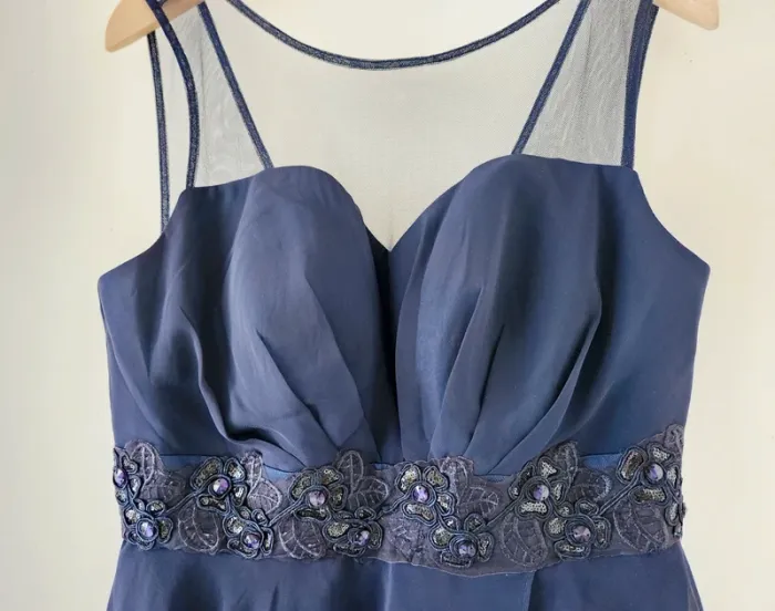 Robe de soirée bleu marine Élégance et féminité assurées - photo numéro 3