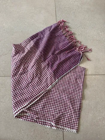 Foulard violet, très bon état, 65x150cm