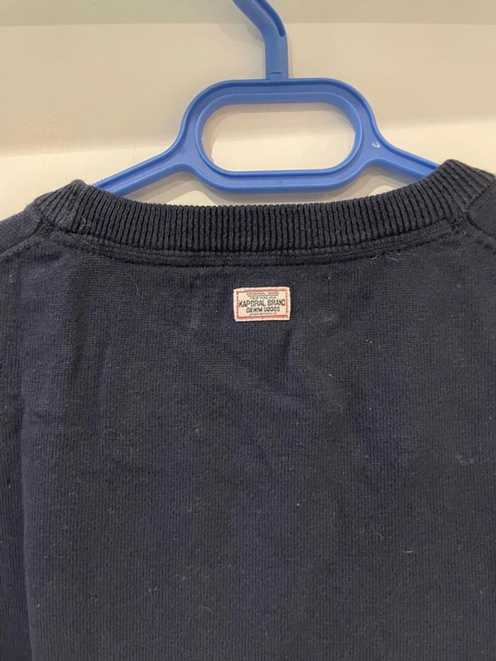 Pull à manches longues bleu marine col rond écriture orange Kaporal taille S - photo numéro 6