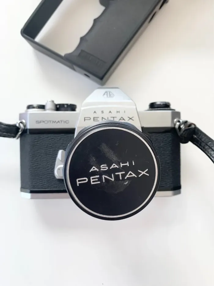 Coffret appareil photo argentique Pentax SP II + accessoires+ objectifs + malette - photo numéro 2