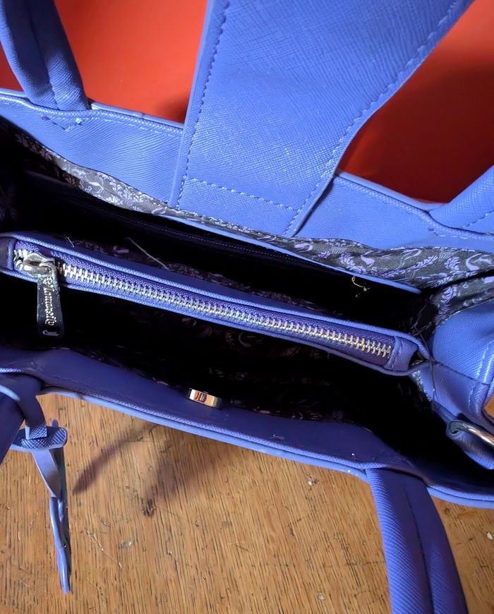 Sac loungefly Ursula debossed - photo numéro 7