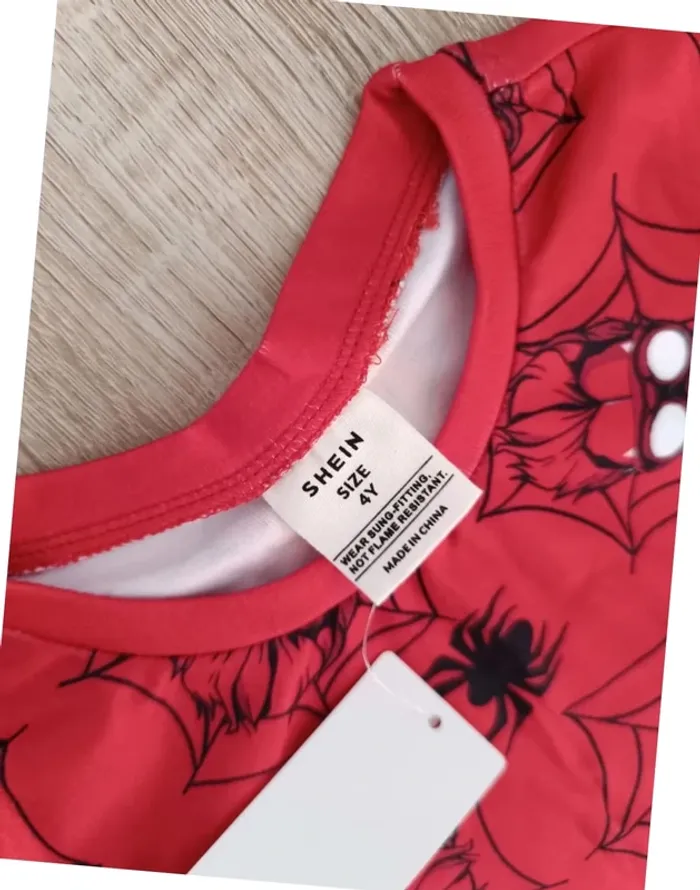 Lot de 2 pyjamas Neuf Taille 4 ans mais fait plus 2 ans - photo numéro 5