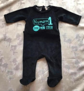 Pyjama 1 pièce noir à motifs GEMO – 3 mois – TB
