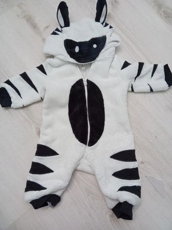Sur pyjama zèbre