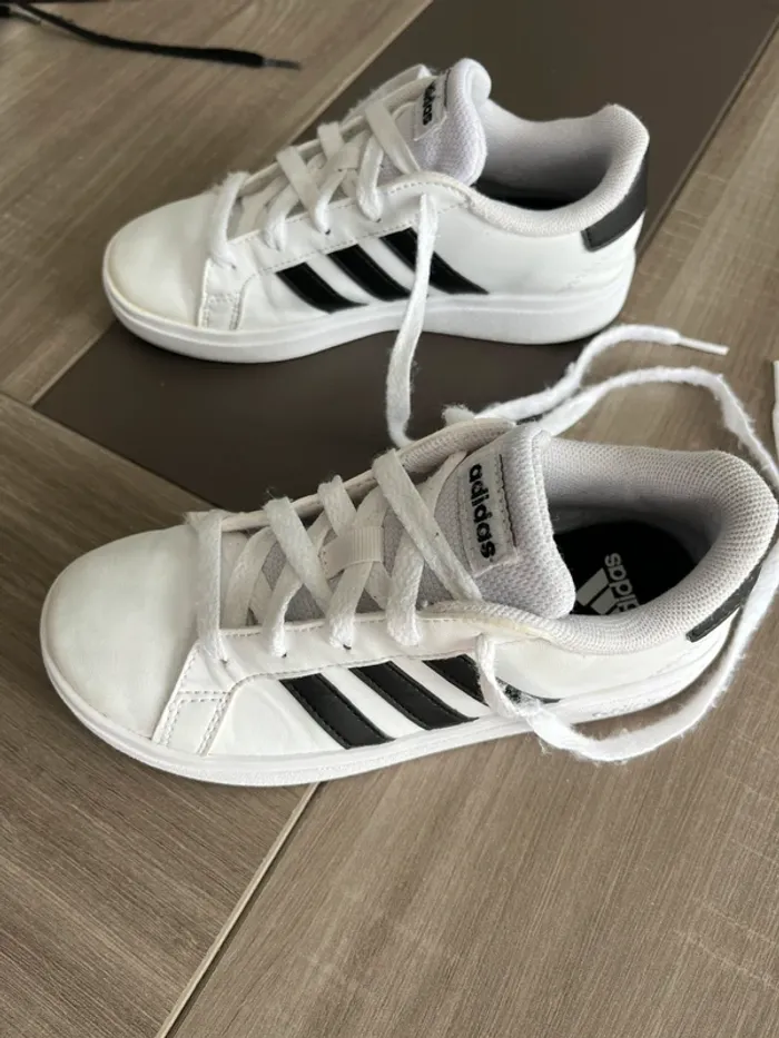 Basket adidas lacet garçon 31 - photo numéro 2