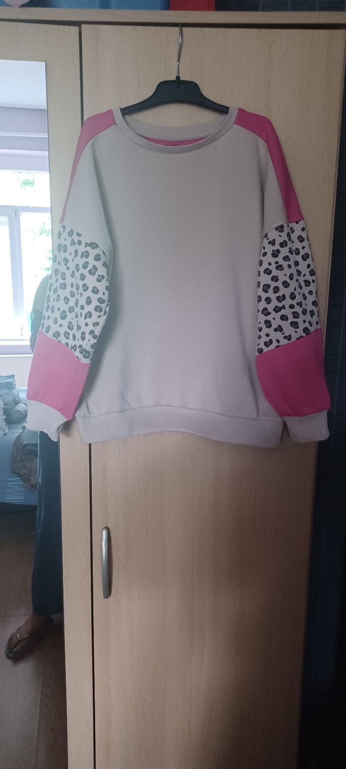 Très beau pull fille T 10 ans