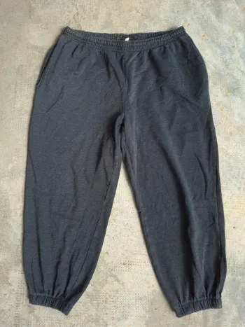 Jogging gris avec poches et cordon de serrage