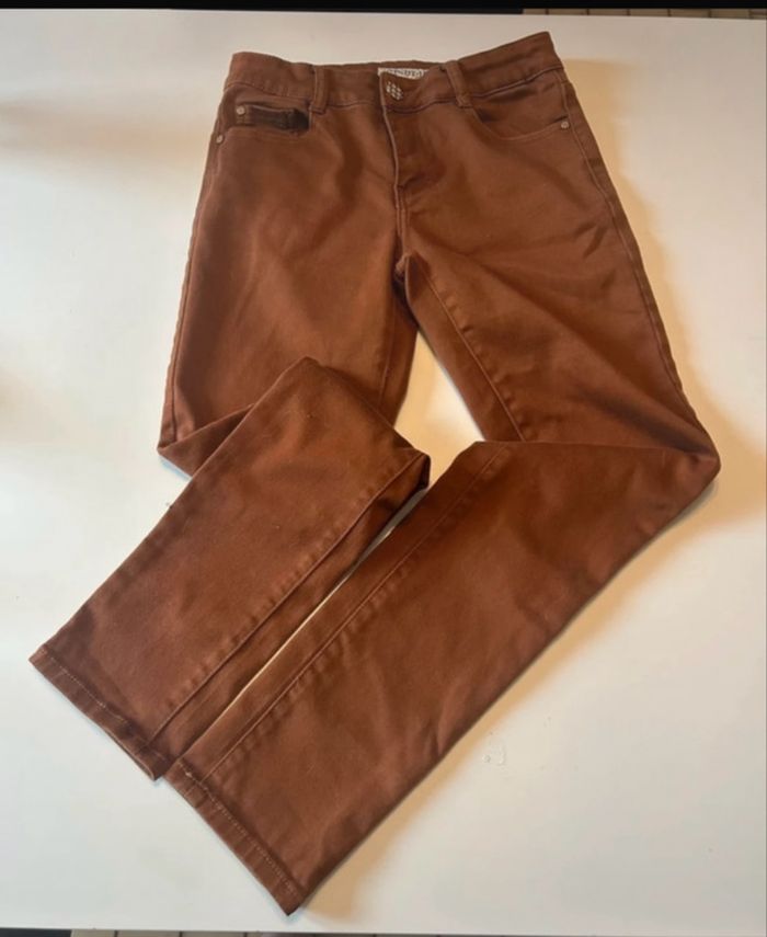 Jean pour femme très bon état taille 38 couleur camel / marron