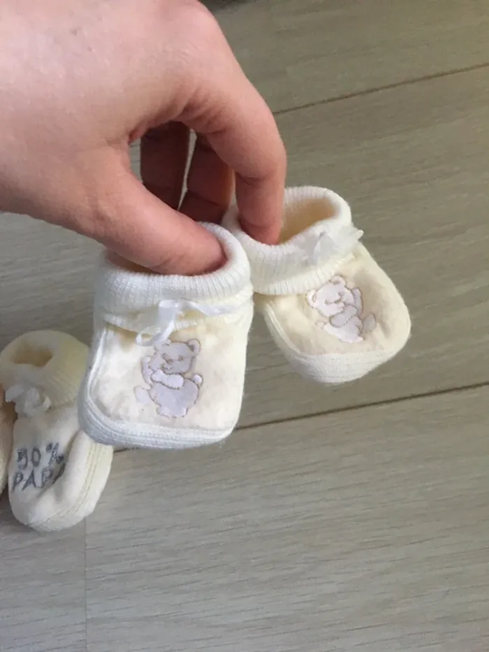 Lot 2 paires de chaussons naissance neufs - photo numéro 4