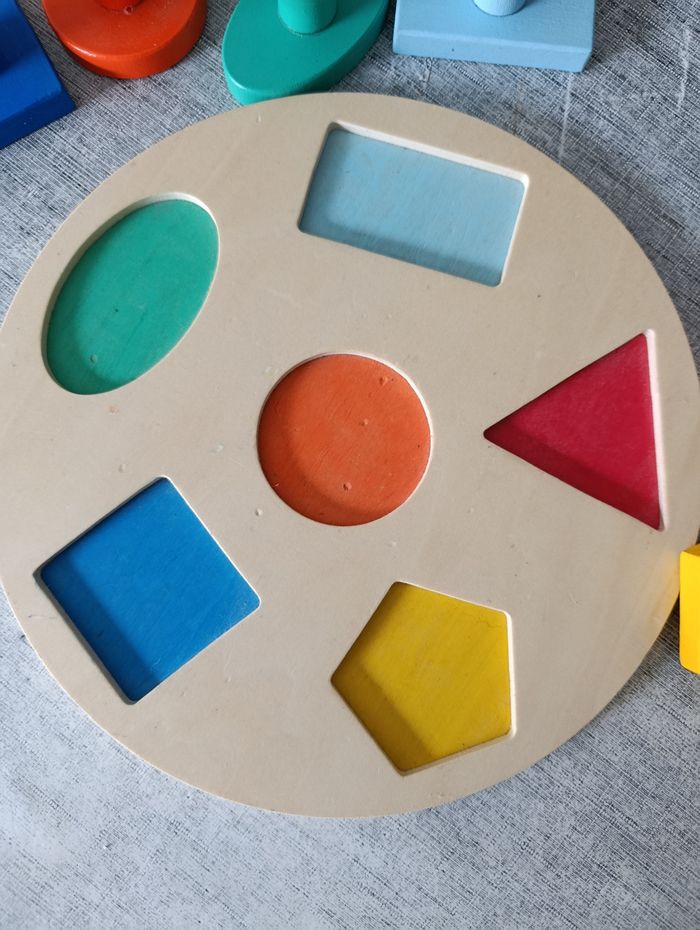 Puzzle en bois avec forme géométrique - photo numéro 2