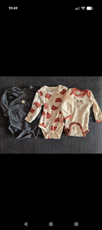 Lot de 3 bodies kiabi 0-3 mois