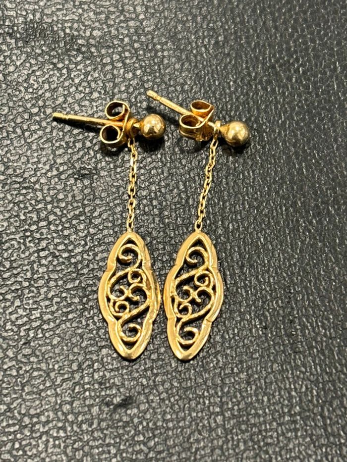 Jolie paire de boucles d’oreilles pendantes en or 18 carat femme TBE - photo numéro 2