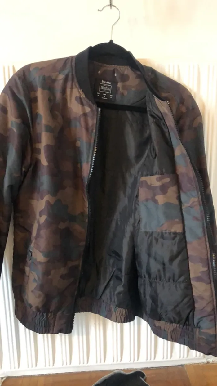 Bomber camouflage Bershka - photo numéro 5