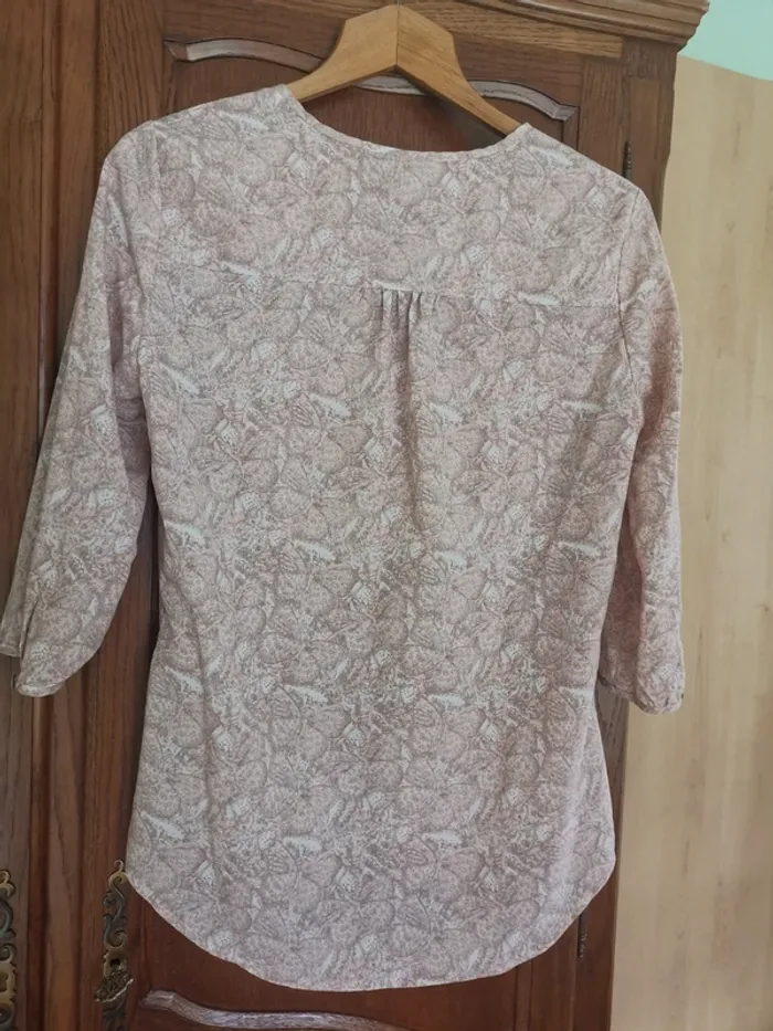 Blouse rose marque Groggy taille S. - photo numéro 2