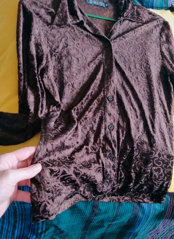 Haut en relief et transparence marron début années 2000