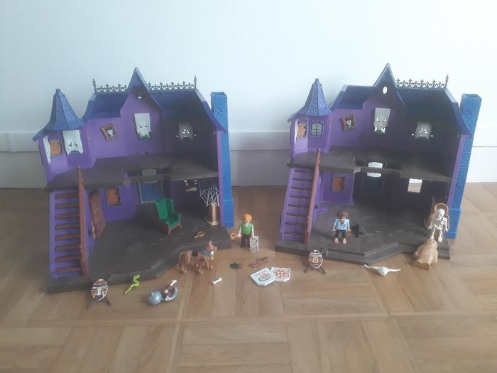 Lot Playmobil Scooby Doo composé de 2 manoirs et du van + accessoires - articles en parfait état - photo numéro 2