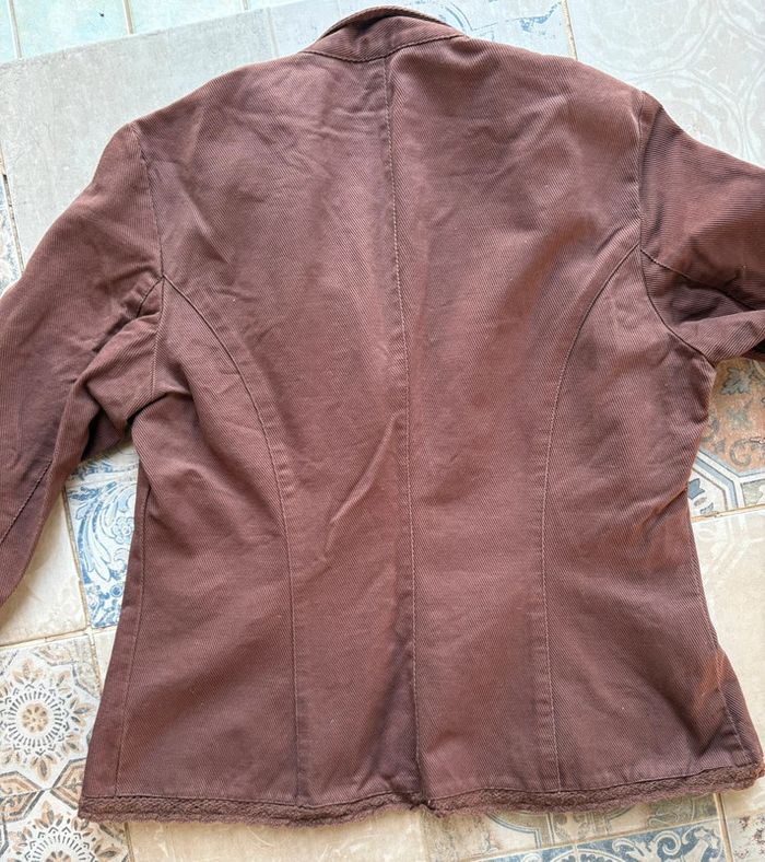 Veste cintrée Promod - taille 42 - jolies broderies. - photo numéro 3