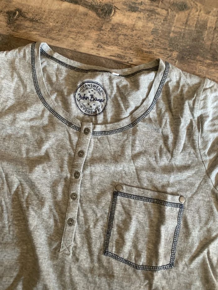 Tee shirt gris coutures apparentes - photo numéro 2