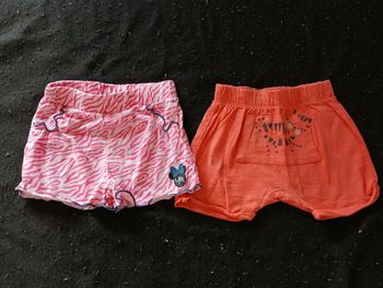 Lot de 2 shorts été 12 mois fille