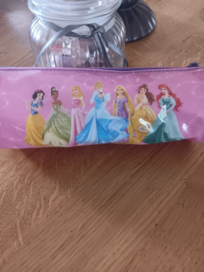 Trousse scolaire Disney - photo numéro 2