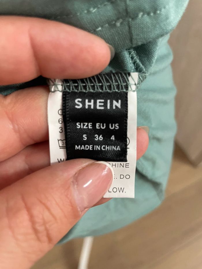 Robe t-shirt décolleté au ventre - photo numéro 5