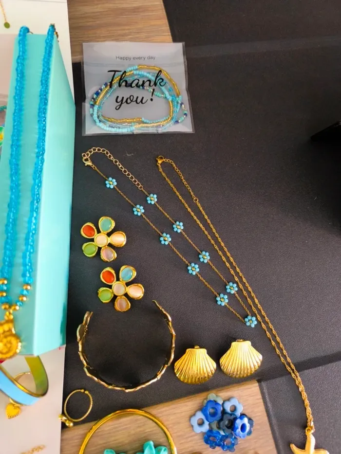 Lot de 40 bijoux dorés et turquoises - photo numéro 11