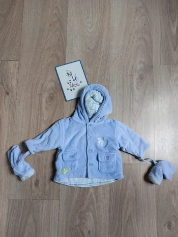 Veste à capuche bleue 1 mois